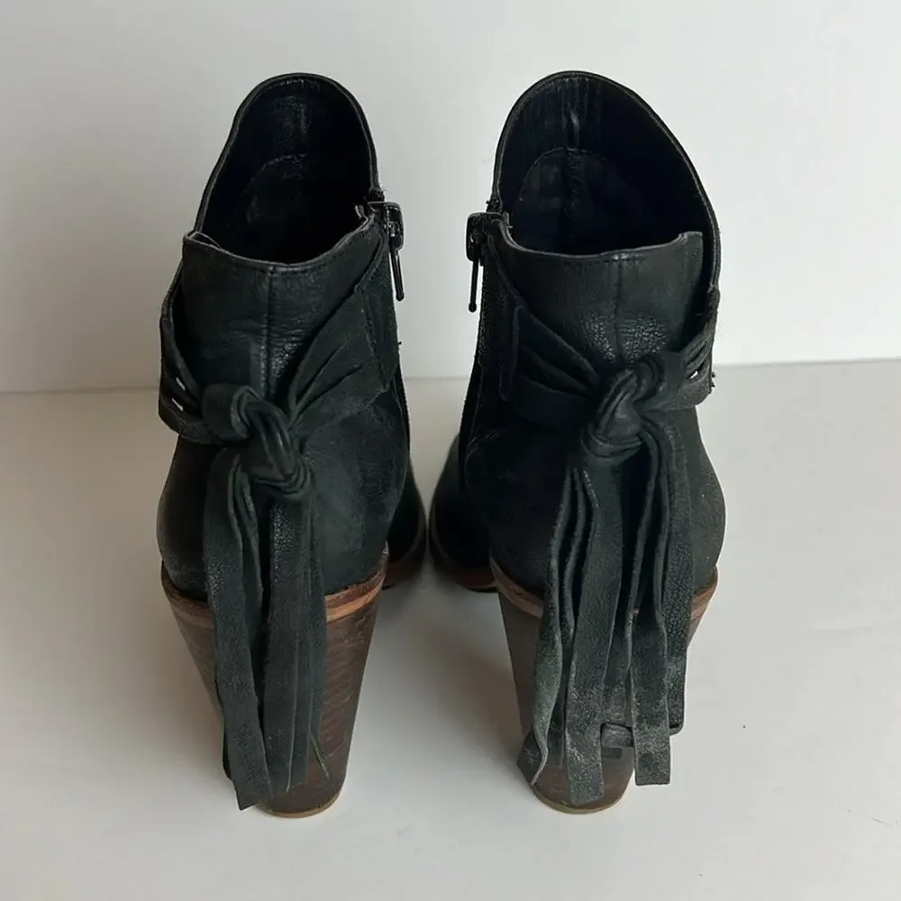 Vince Camuto Booties - Women's‎ 8